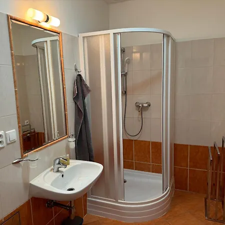 Penzion Accom 招待所 Trenčín